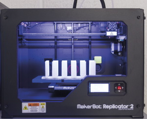 Ricerca sviluppo prototipazione stampante makerbot